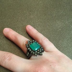 Bcbg gemstone statement ring size 6